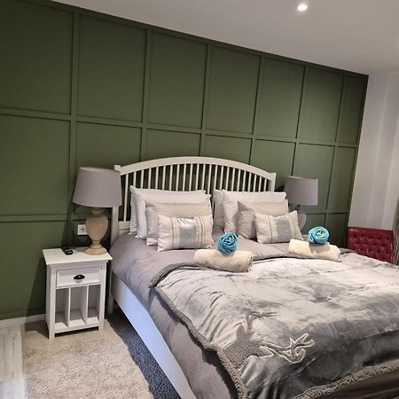 Luxurious Three Bedroom Duplex Apt Close To Beach Fuengirola Bagian luar foto