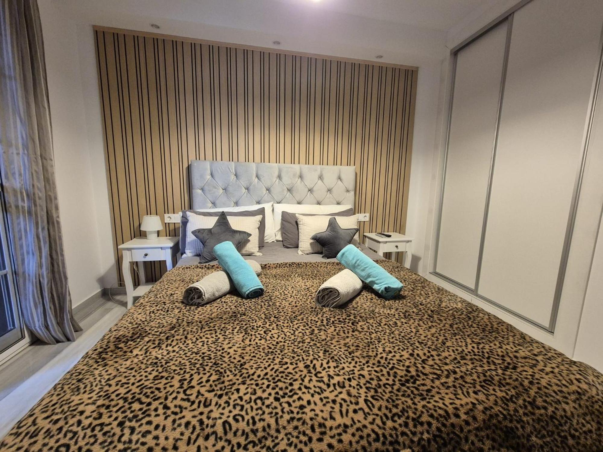 Luxurious Three Bedroom Duplex Apt Close To Beach Fuengirola Bagian luar foto