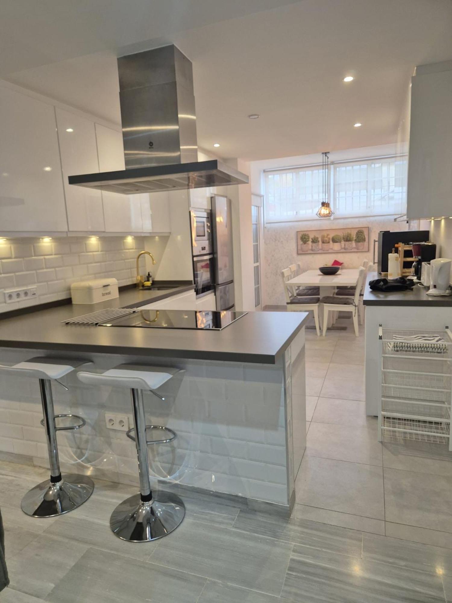 Luxurious Three Bedroom Duplex Apt Close To Beach Fuengirola Bagian luar foto